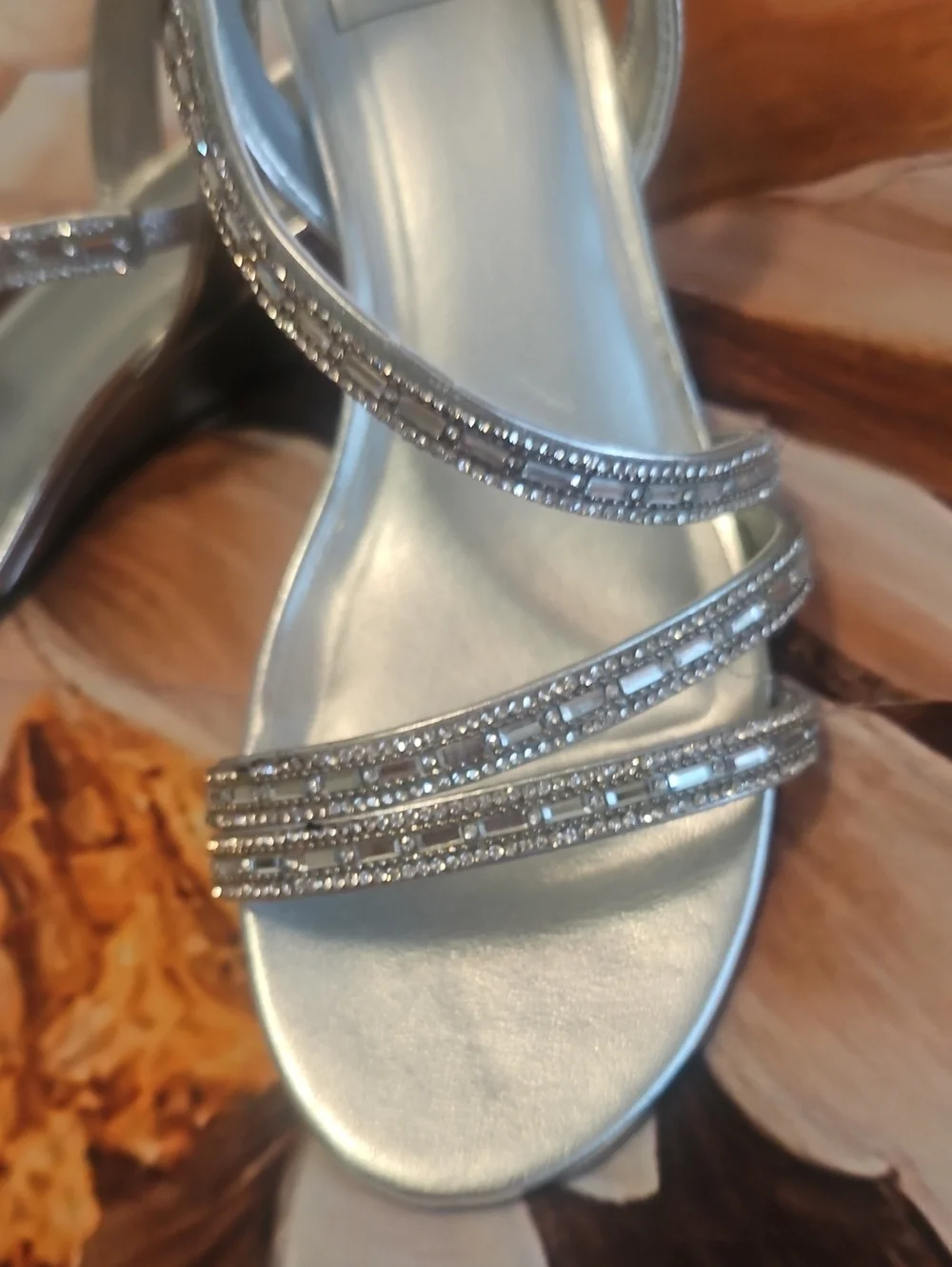 Sandals Embellished W  Stones Silver 8.5 Med Like New Low Heal By NY TRANSIT